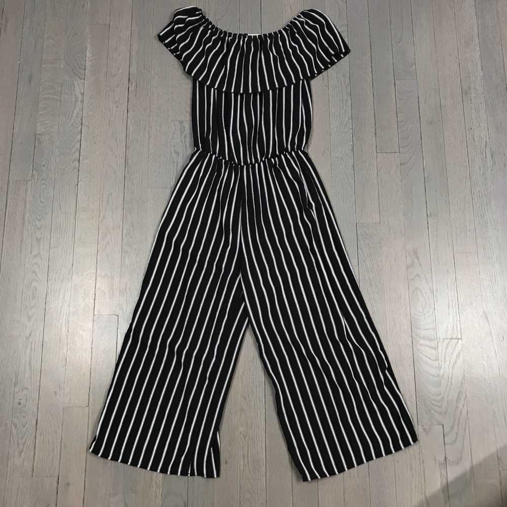 SYDNEY rose Off The Shoulder Cropped Pants Romper - Picture 5 of 7